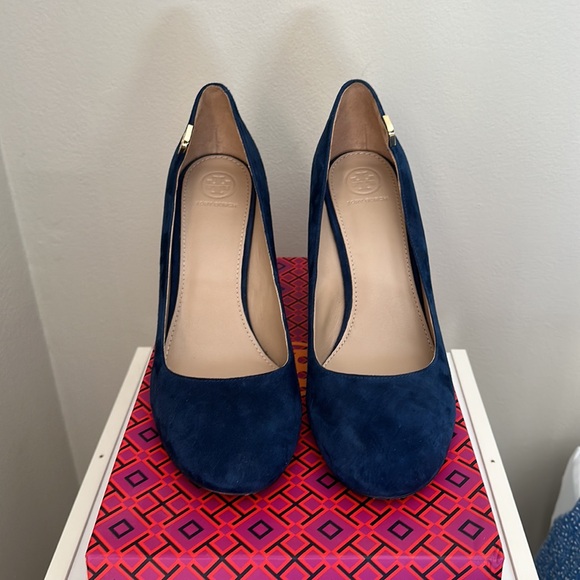 EUC Tory Burch Elizabeth 85mm Round-Toe Pump - Royal Navy Suede (Size 10) - Picture 7 of 12